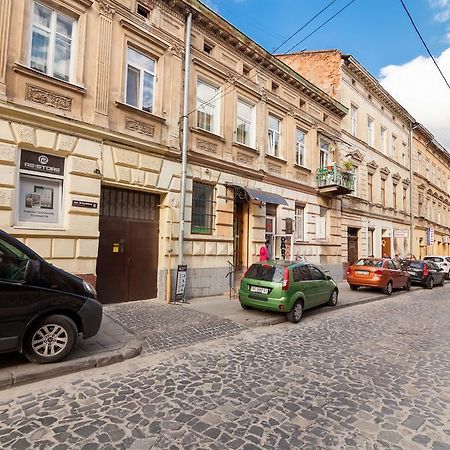 Near Opera Apartment Lviv Dış mekan fotoğraf