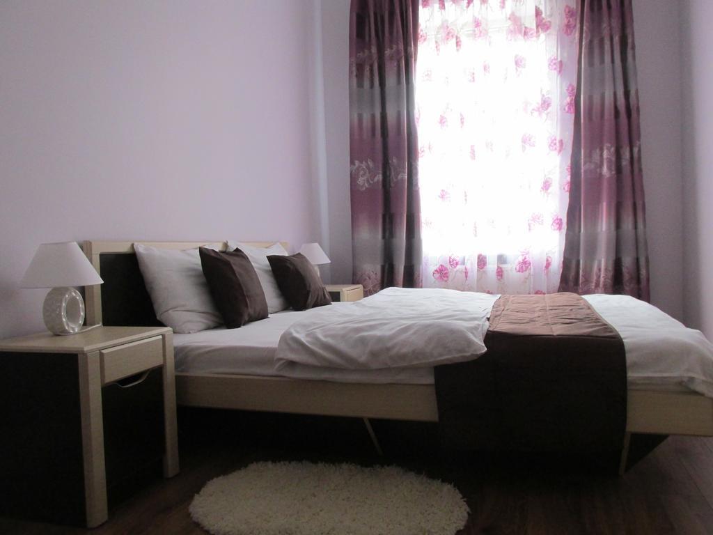 Near Opera Apartment Lviv Dış mekan fotoğraf