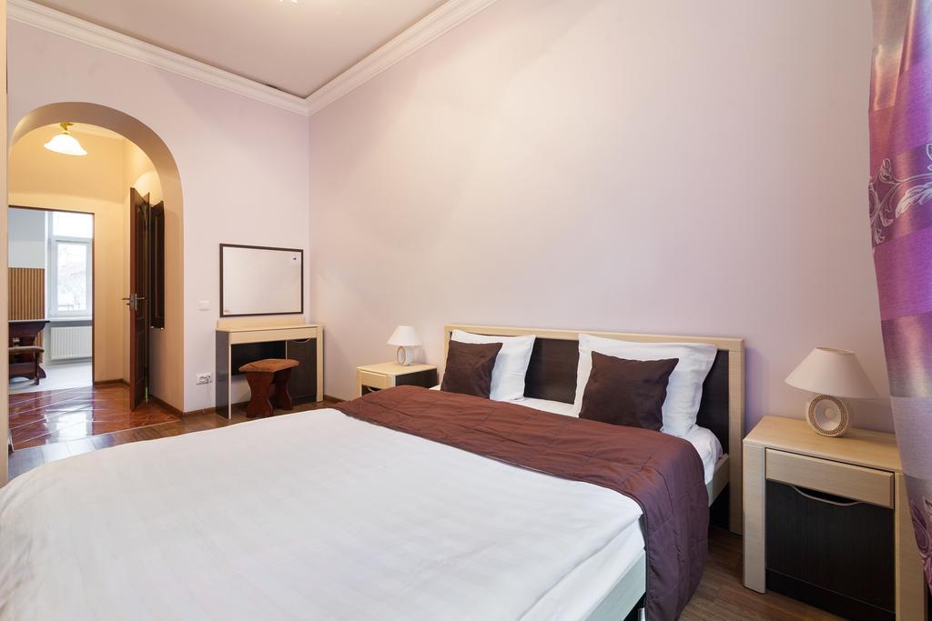Near Opera Apartment Lviv Dış mekan fotoğraf