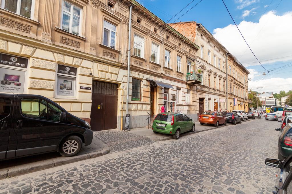 Near Opera Apartment Lviv Dış mekan fotoğraf